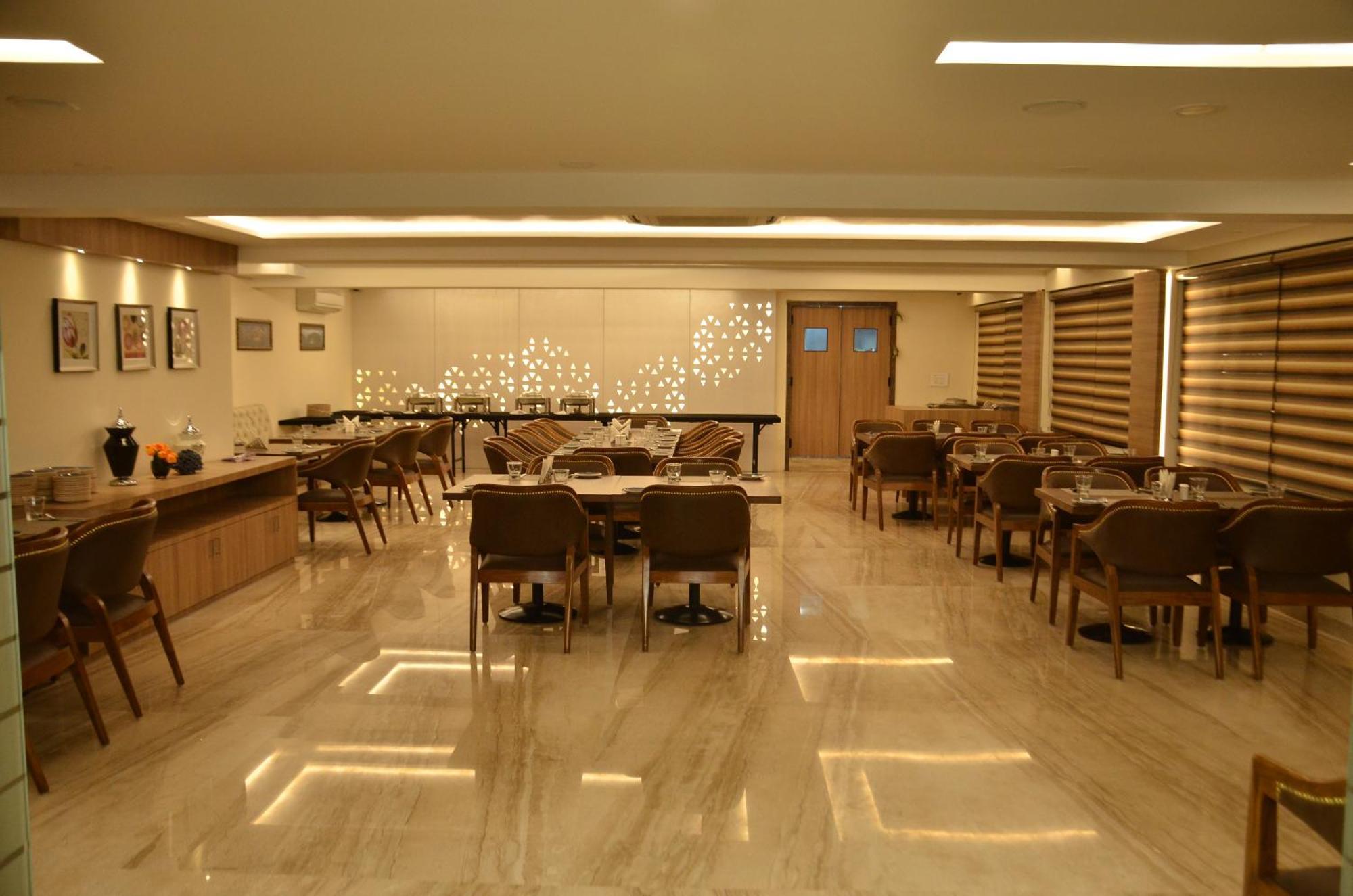 The Ved Mantra Hotel Gwalior Exterior photo