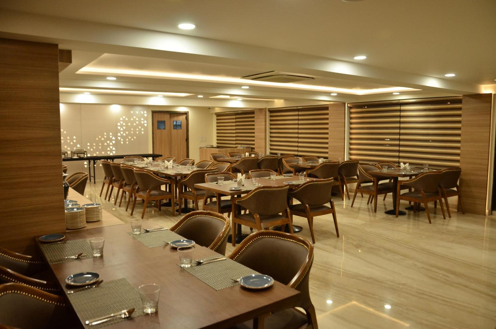The Ved Mantra Hotel Gwalior Exterior photo
